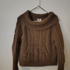 Carraigdonn 100% Merino Wool cable-knit sweater